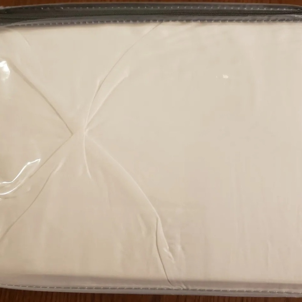 Pinched Pleat 3 Piece Duvet Cover Set - White (King) - Threshold 108"x94" - Picture 5 of 8